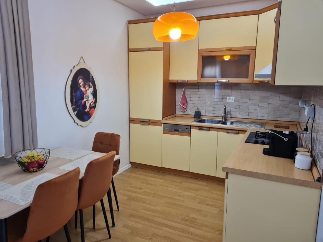 Sara-El Seaside Apartment Драч Екстериор снимка