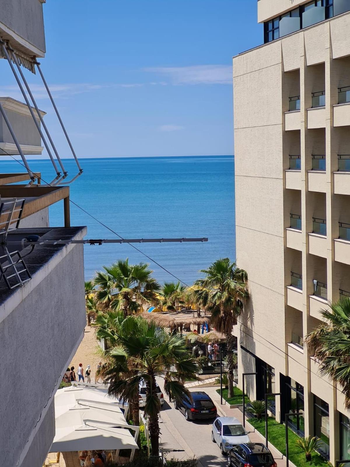 Sara-El Seaside Apartment Драч Екстериор снимка