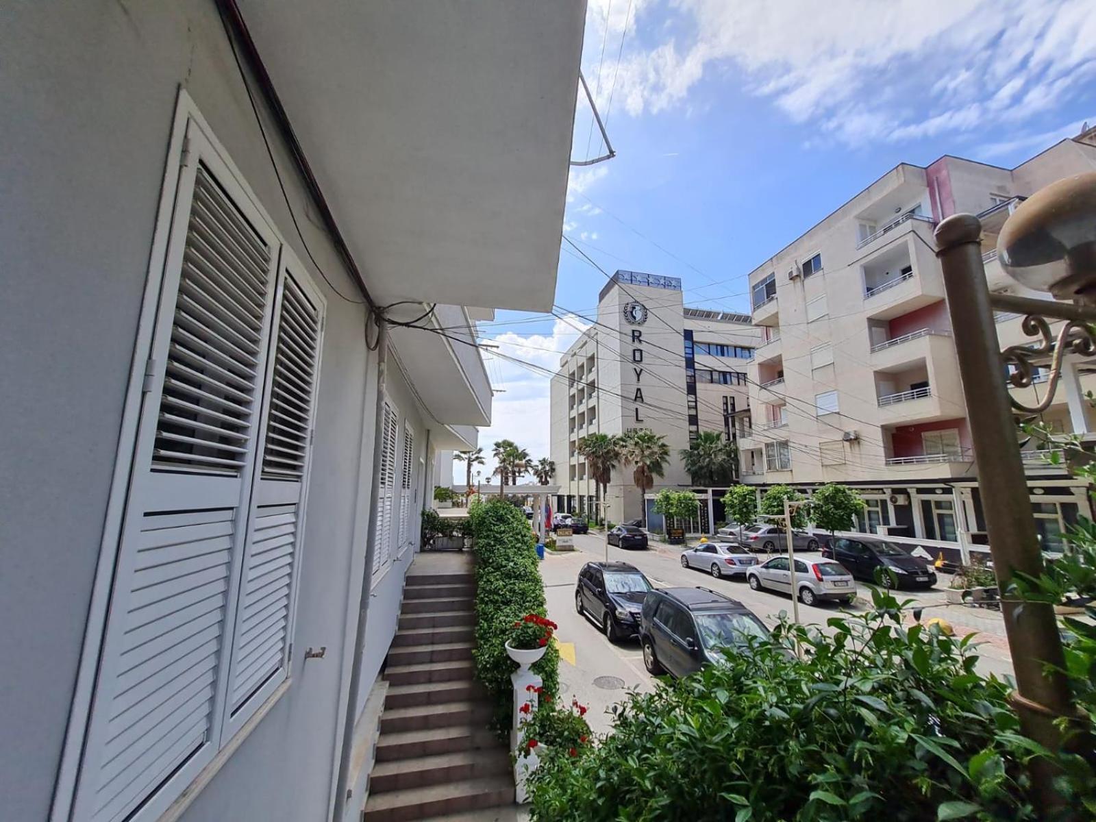 Sara-El Seaside Apartment Драч Екстериор снимка